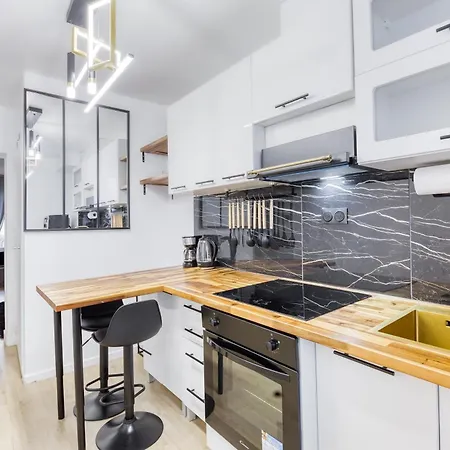Proche Paris Апартаменты *