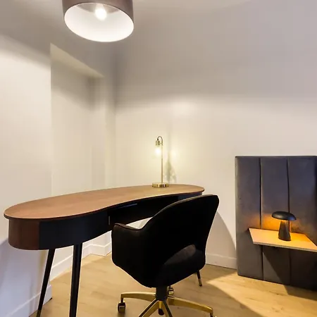Proche Paris Апартаменты *